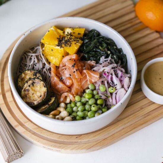 Richy Salmon Bowl 🐟 • 566kcal • P23 • 400g
