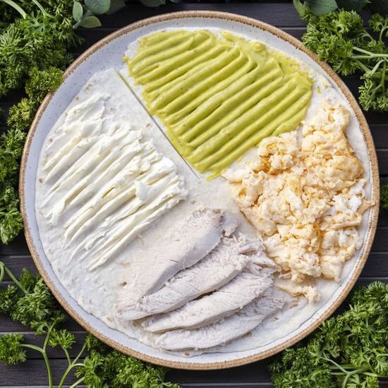 Bodybuilder Triangle Wrap 🥪 • 300kcal • P20 • 150g