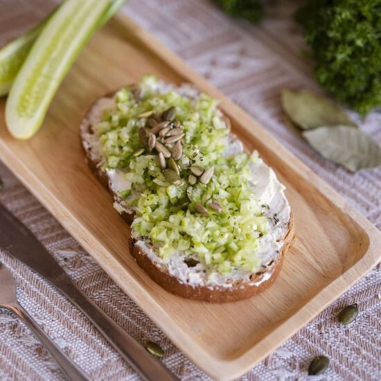 Easy Toast  🥒                                                 from • 55kcal • P1