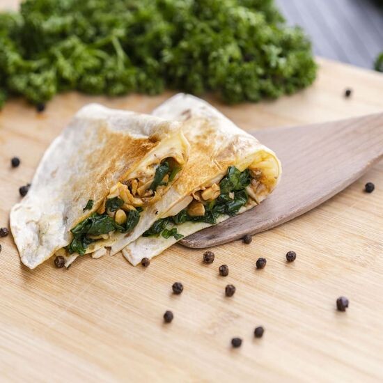 Mushroom & Spinach Quesadilla  🫓  from • 237kcal • P12 • 155g