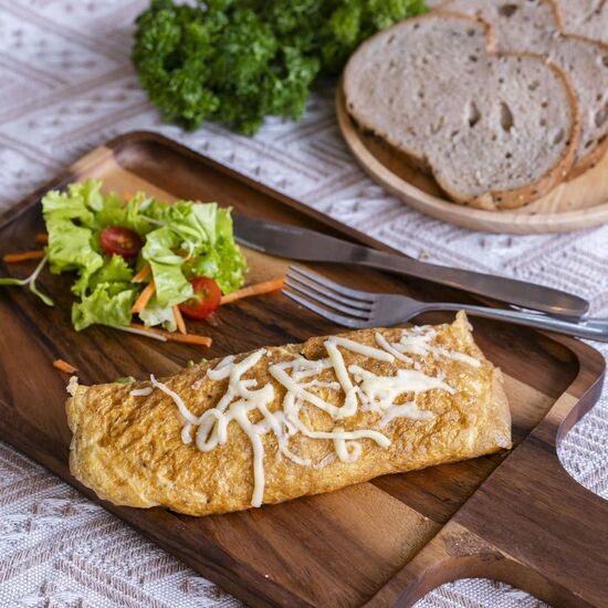 Mediterranean Omelette 🍳 • 340kcal • P22 • 300g