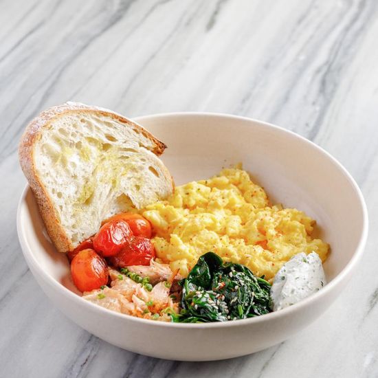 Scramble, spinach, tomatoes, smoked salmon