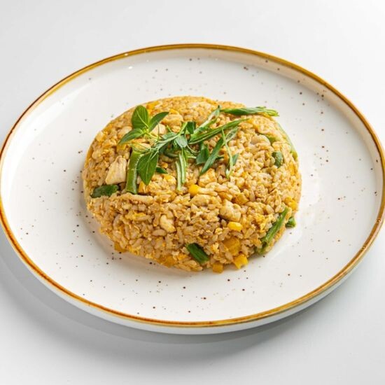 Жаренный рис с курицей
