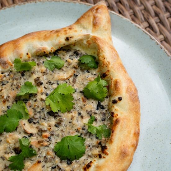 Хачапури с куриным жульеном