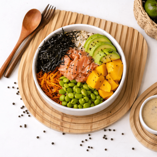 Poke Bowl 🥑 • 547kcal • P27 • 402g