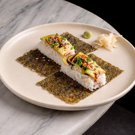 Handroll avocado