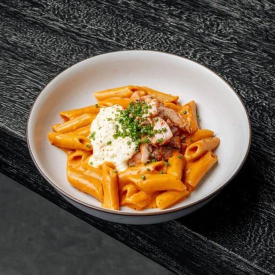 Penne, smoked salmon, stracciatella