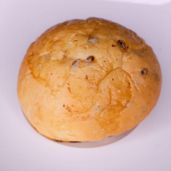 Булочка ржаная с грецким орехом