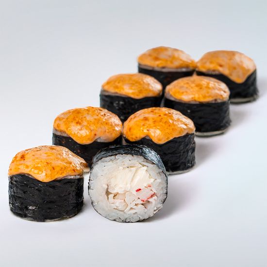 Снежный ролл с крабом и яки шапкой