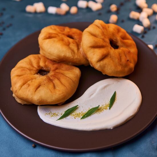 Беляши с домашним каймаком